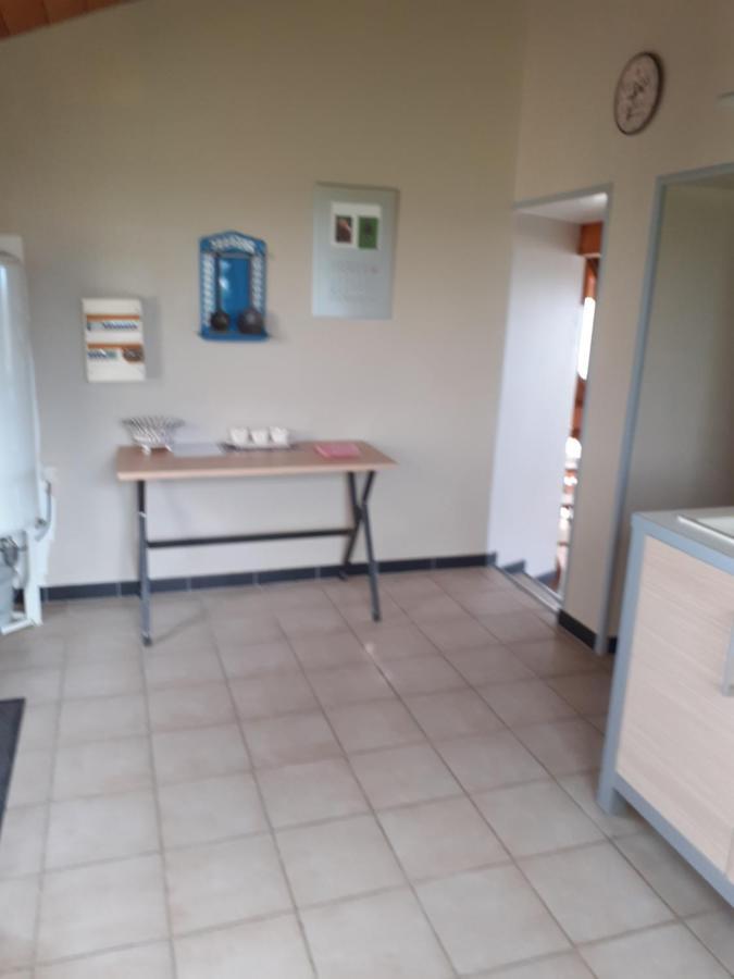 Gite De La Roseraie Louchy-Montfand Exteriör bild