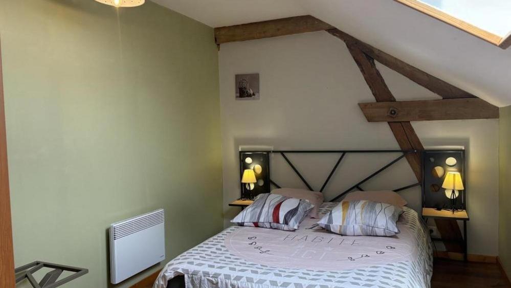 Gite De La Roseraie Louchy-Montfand Exteriör bild