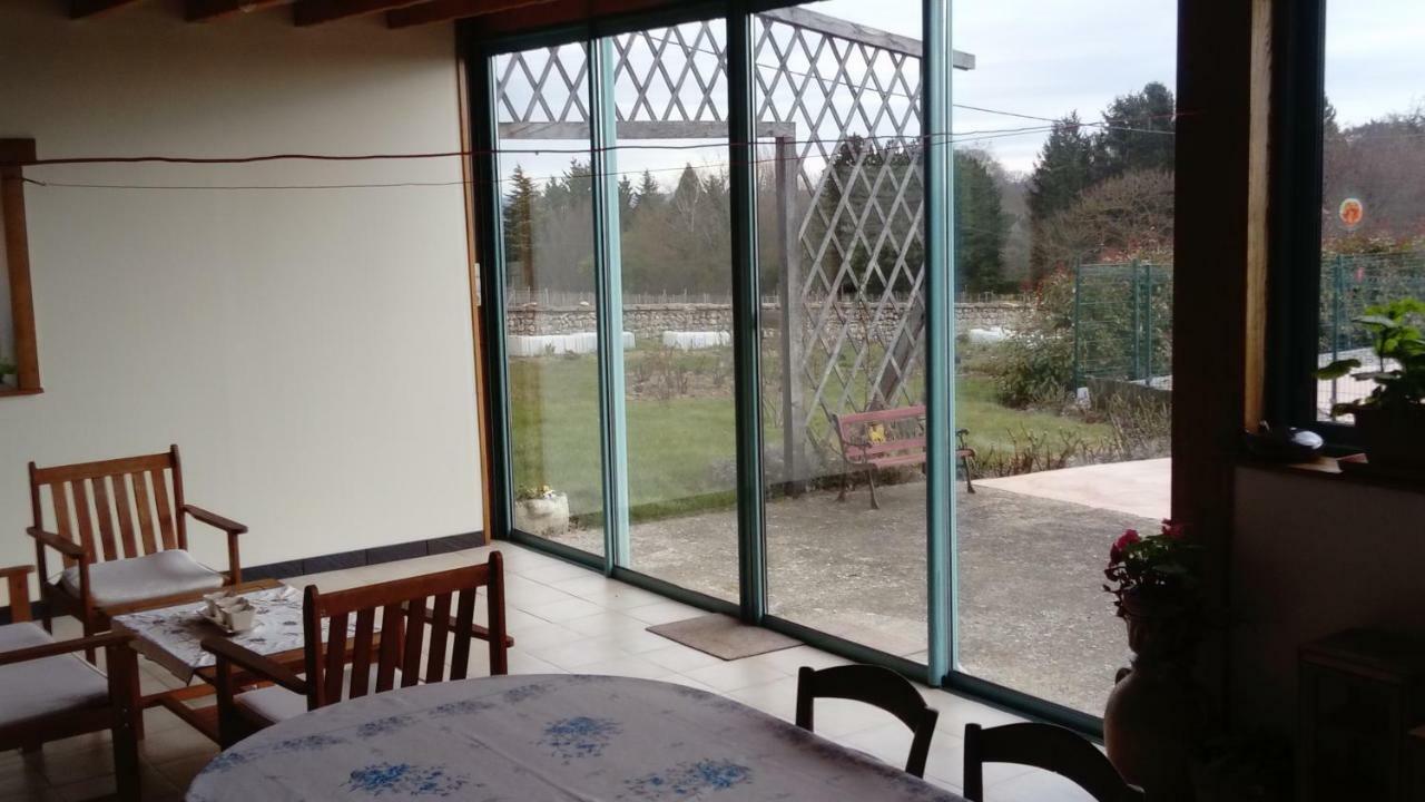 Gite De La Roseraie Louchy-Montfand Exteriör bild